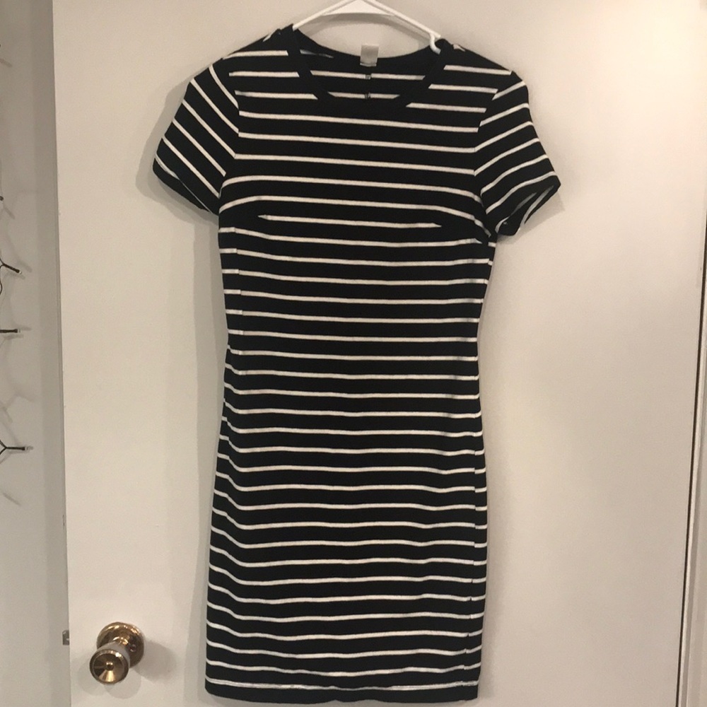 Black/white strip dress. Old Navy XS.